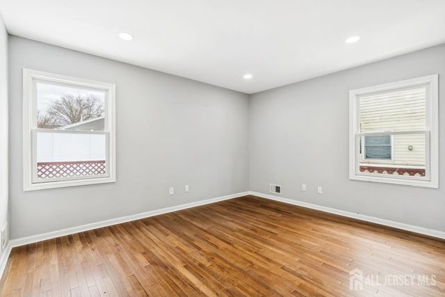 12 Orchard Street, Keansburg, NJ 07734