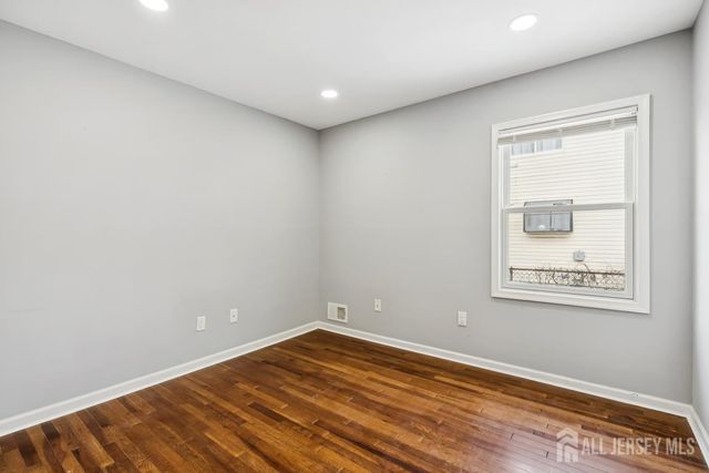 12 Orchard Street, Keansburg, NJ 07734