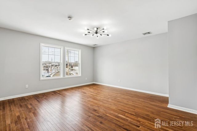 12 Orchard Street, Keansburg, NJ 07734