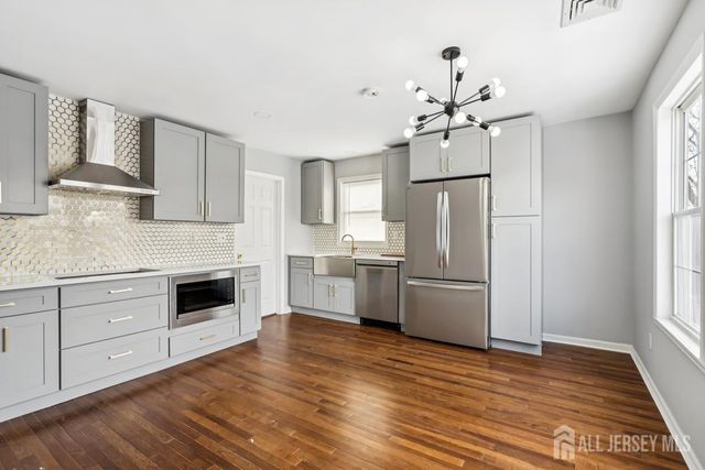 12 Orchard Street, Keansburg, NJ 07734