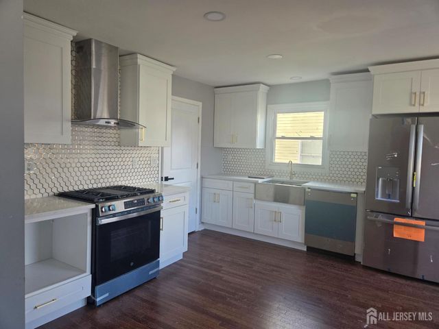 12 Orchard Street, Keansburg, NJ 07734