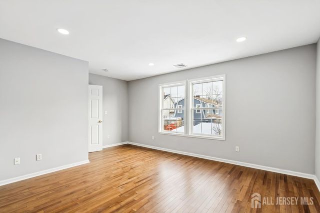 12 Orchard Street, Keansburg, NJ 07734