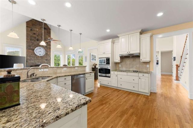 526 Orchard Drive, Clarkesville, GA 30523