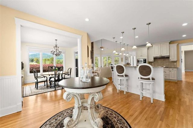 526 Orchard Drive, Clarkesville, GA 30523