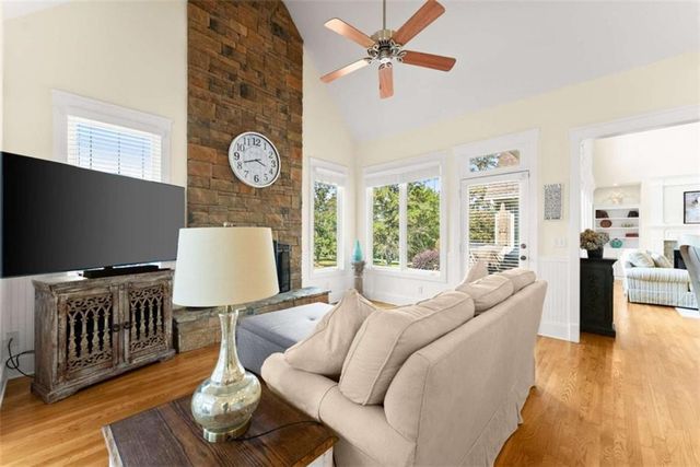 526 Orchard Drive, Clarkesville, GA 30523
