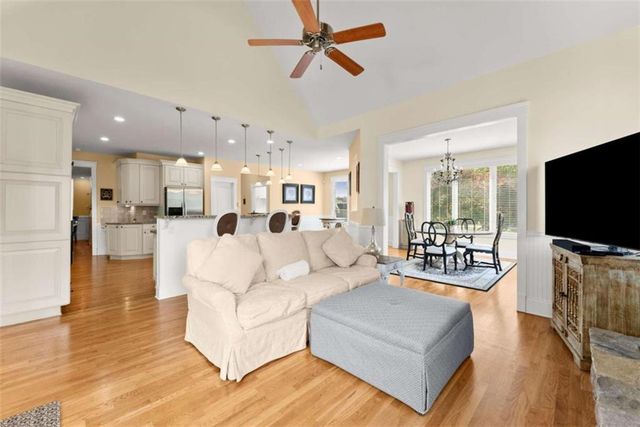 526 Orchard Drive, Clarkesville, GA 30523