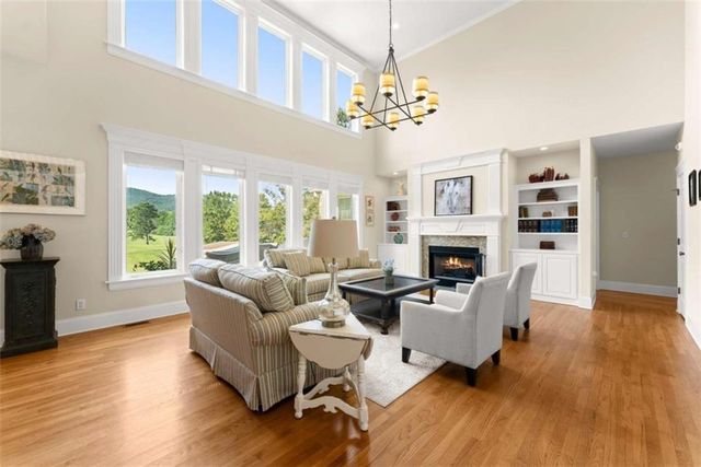 526 Orchard Drive, Clarkesville, GA 30523