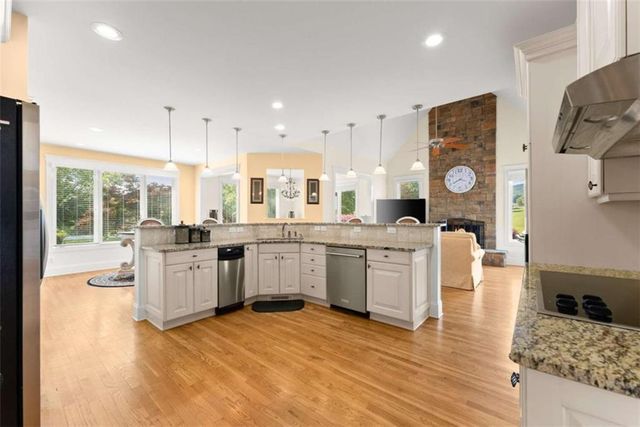 526 Orchard Drive, Clarkesville, GA 30523