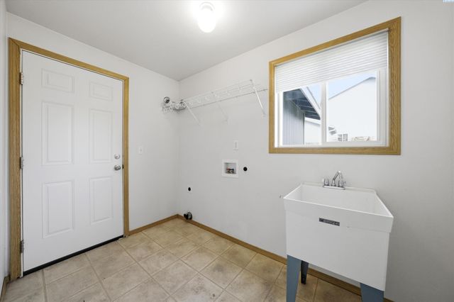 4235 Galway Ln, Pasco, WA 99301