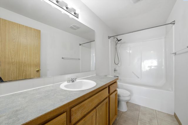 4235 Galway Ln, Pasco, WA 99301