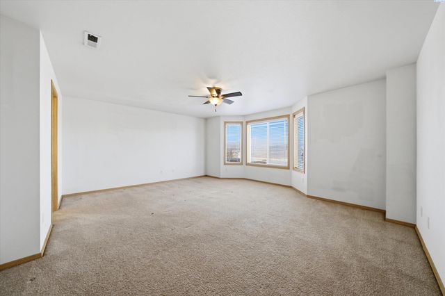 4235 Galway Ln, Pasco, WA 99301