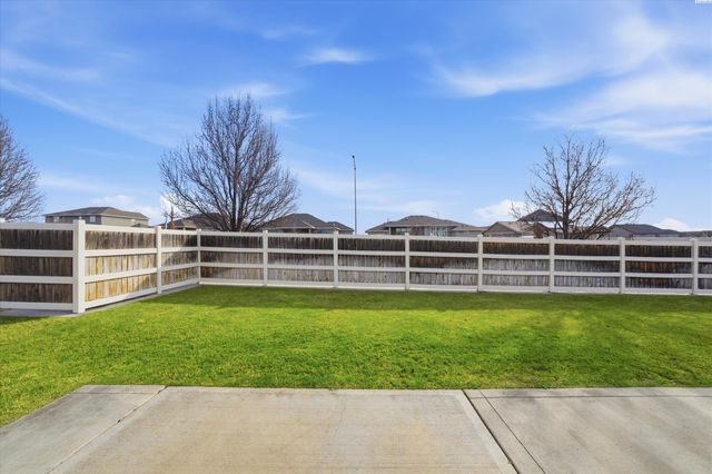 4235 Galway Ln, Pasco, WA 99301