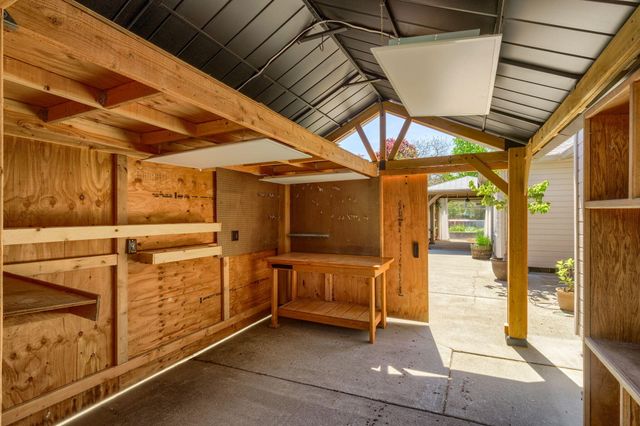 573 Blue Heron Drive, Central Point, OR 97502