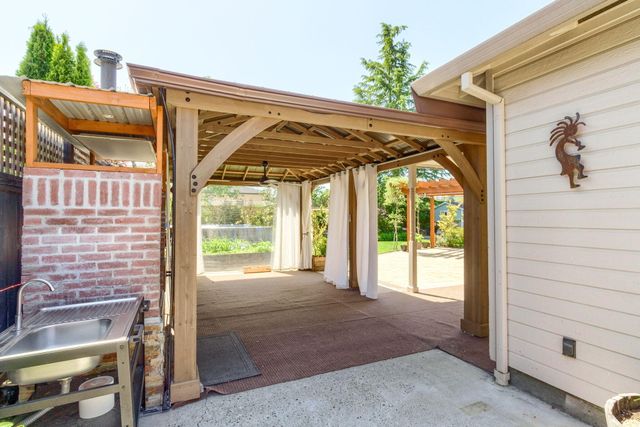 573 Blue Heron Drive, Central Point, OR 97502