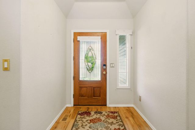 573 Blue Heron Drive, Central Point, OR 97502