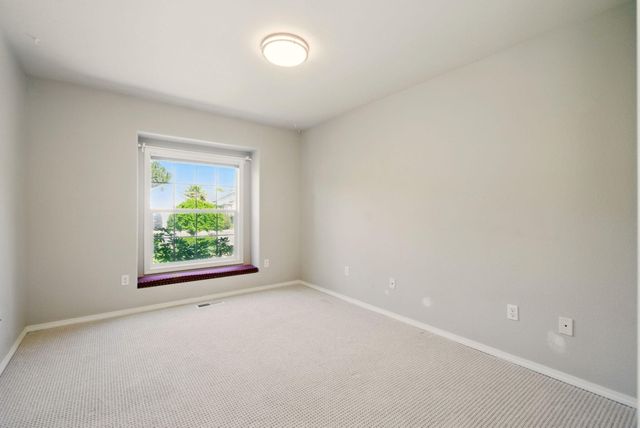 573 Blue Heron Drive, Central Point, OR 97502