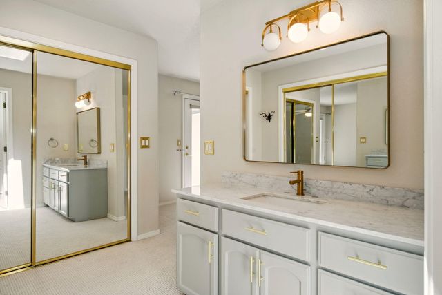 573 Blue Heron Drive, Central Point, OR 97502