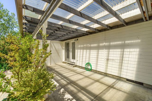 573 Blue Heron Drive, Central Point, OR 97502