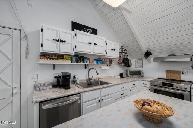 101 Taylortown Road, Johnson City, TN 37601