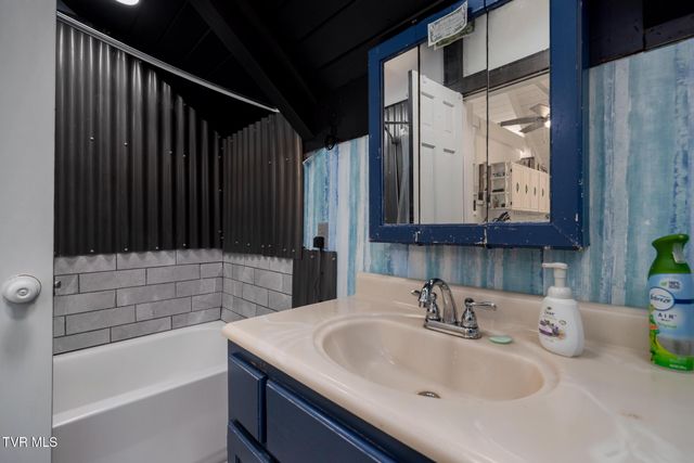 101 Taylortown Road, Johnson City, TN 37601