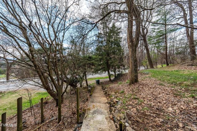 101 Taylortown Road, Johnson City, TN 37601