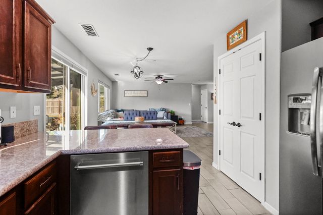 3625 Knight Lane, Anderson, CA 96007