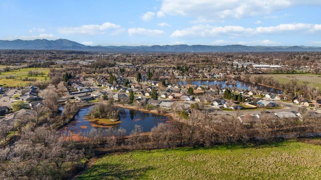 3625 Knight Lane, Anderson, CA 96007