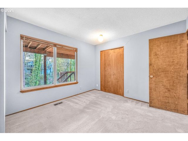 6630 Sw VENTURA Dr, Portland, OR 97223