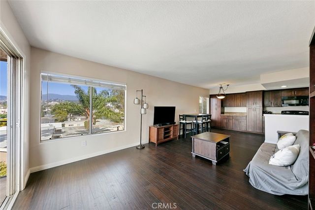 1517 E Garfield Avenue 53, Glendale, CA 91205