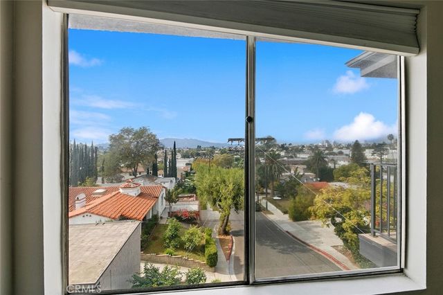 1517 E Garfield Avenue 53, Glendale, CA 91205