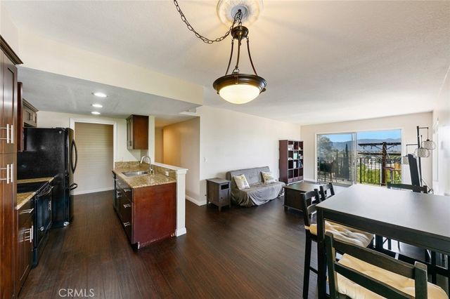 1517 E Garfield Avenue 53, Glendale, CA 91205