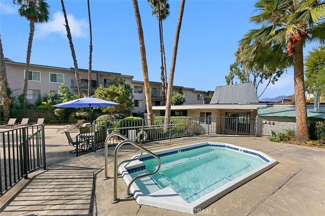 1517 E Garfield Avenue 53, Glendale, CA 91205