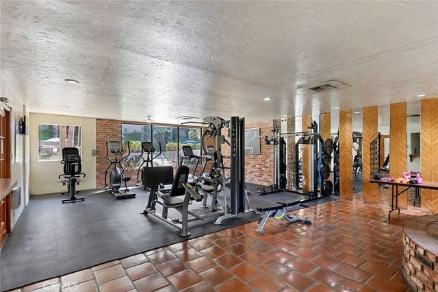 1517 E Garfield Avenue 53, Glendale, CA 91205