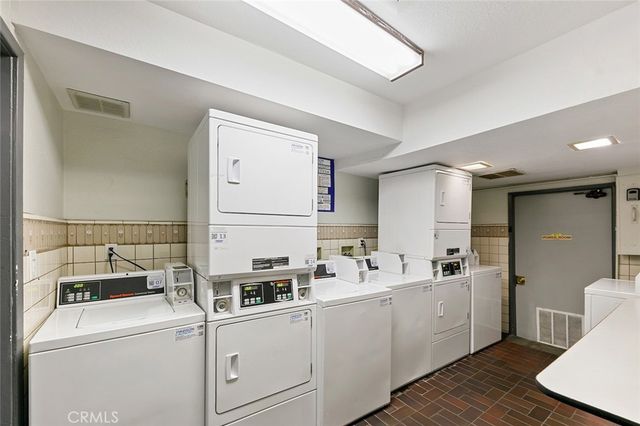 1517 E Garfield Avenue 53, Glendale, CA 91205