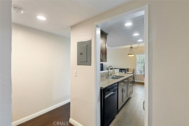 1517 E Garfield Avenue 53, Glendale, CA 91205