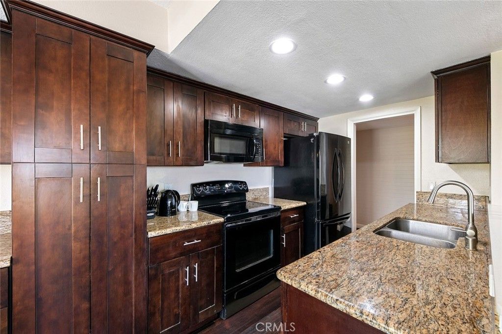 1517 E Garfield Avenue 53, Glendale, CA 91205