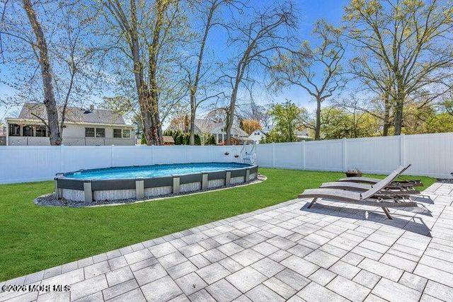 27 Branch Road, Oakhurst, NJ 07755
