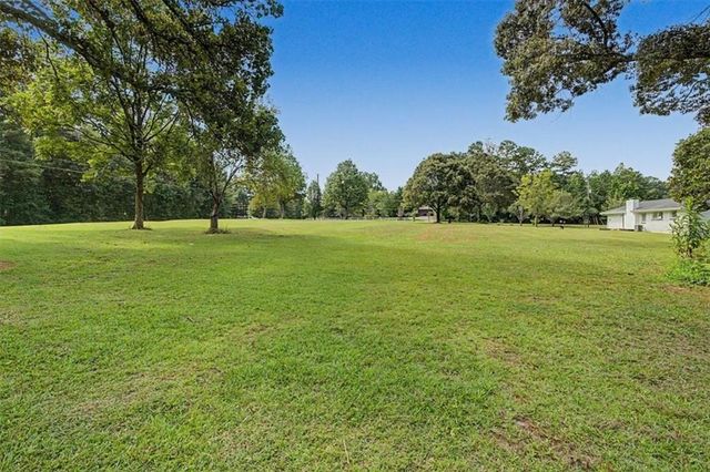 8736 Camp Road, Winston, GA 30187