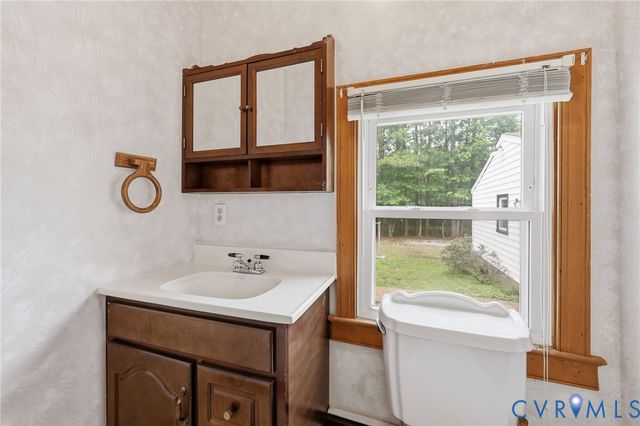 10515 Gladfelter Rd, Glen Allen, VA 23059