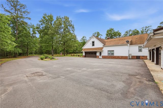 10515 Gladfelter Rd, Glen Allen, VA 23059