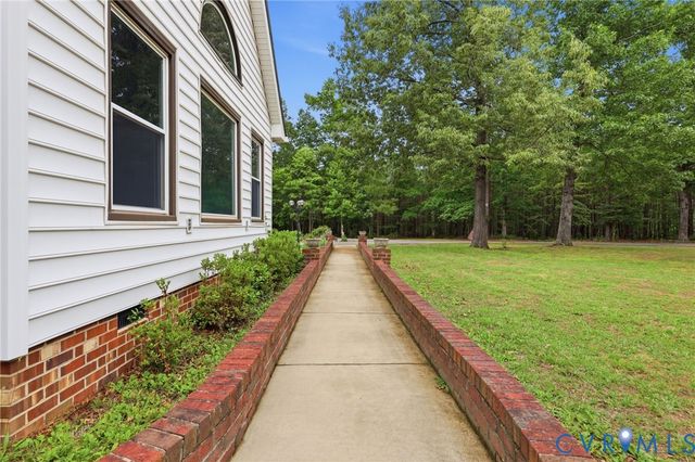 10515 Gladfelter Rd, Glen Allen, VA 23059