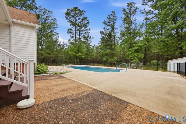 10515 Gladfelter Rd, Glen Allen, VA 23059