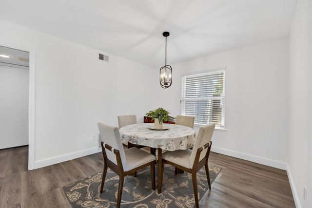 9286 Laguna Green Ct, Elk Grove, CA 95758