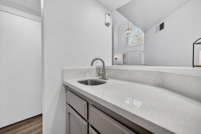 9286 Laguna Green Ct, Elk Grove, CA 95758