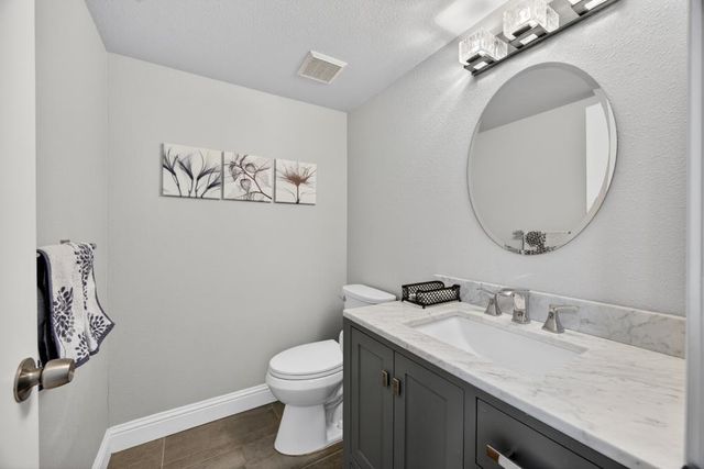 9286 Laguna Green Ct, Elk Grove, CA 95758