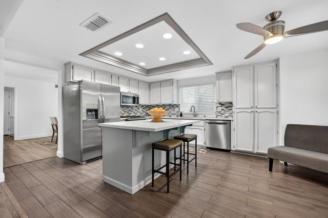 9286 Laguna Green Ct, Elk Grove, CA 95758