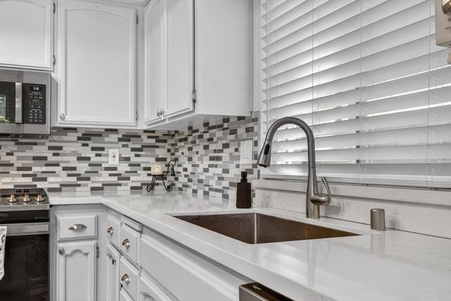 9286 Laguna Green Ct, Elk Grove, CA 95758