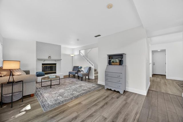 9286 Laguna Green Ct, Elk Grove, CA 95758