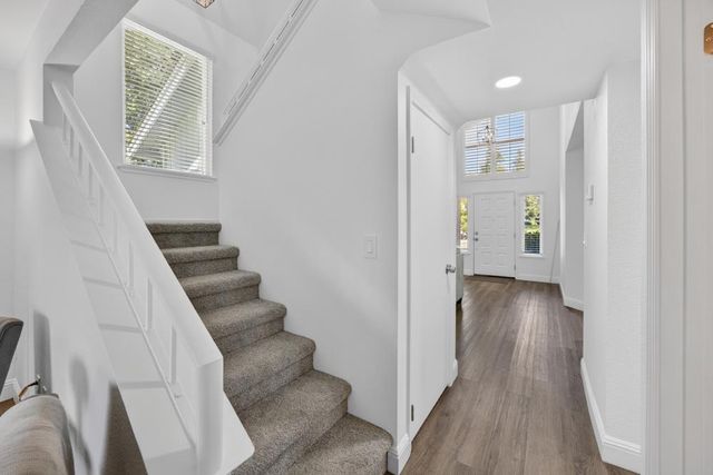 9286 Laguna Green Ct, Elk Grove, CA 95758