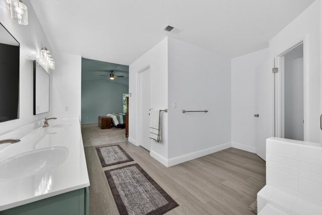 9286 Laguna Green Ct, Elk Grove, CA 95758